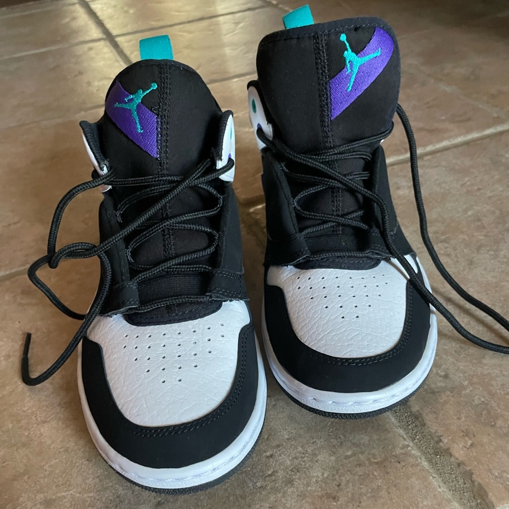 Nike Air Jordan’s Fadeaway Sneakers